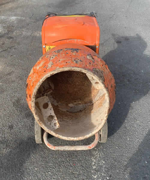 CEMENT MIXER 240 VOLT BELLE 150 MINIMIX For Sale